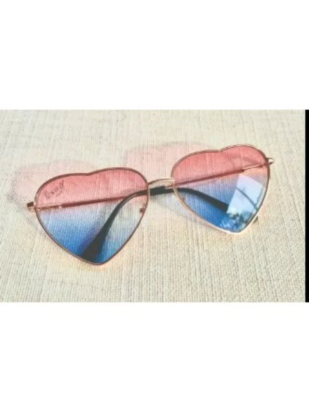 Heart-Shaped Pink to Blue Gradient Lenses Sunglasses With Gold Frame